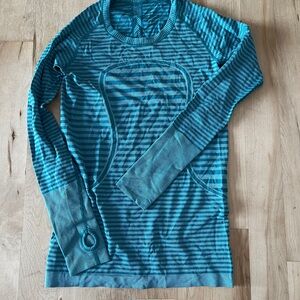 Lululemon long sleeve athletic top